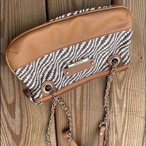 Ellen Tracy Carry Purse/ Like New✨ 👜